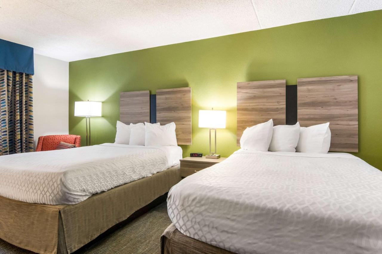 Best Western Dutch Valley Inn New Philadelphia Exterior photo
